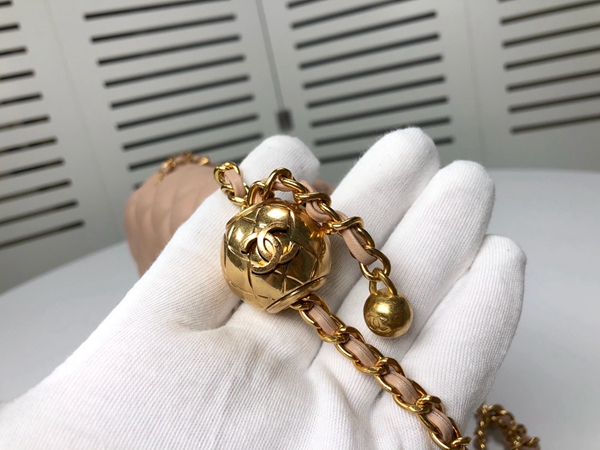 シャネルバッグ素材ディテール